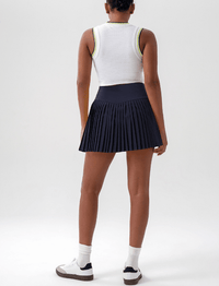Women's Tennis Pleated Skirt - High-Waisted Athletic Wear Black Full-body outfit display (back view)
