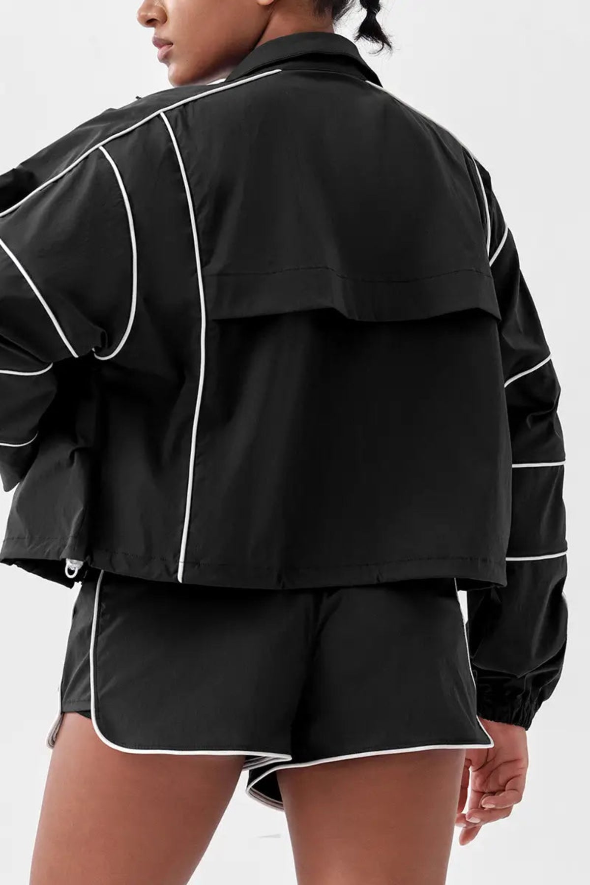 Women's casual loose sports shorts Black Close up of pants legs