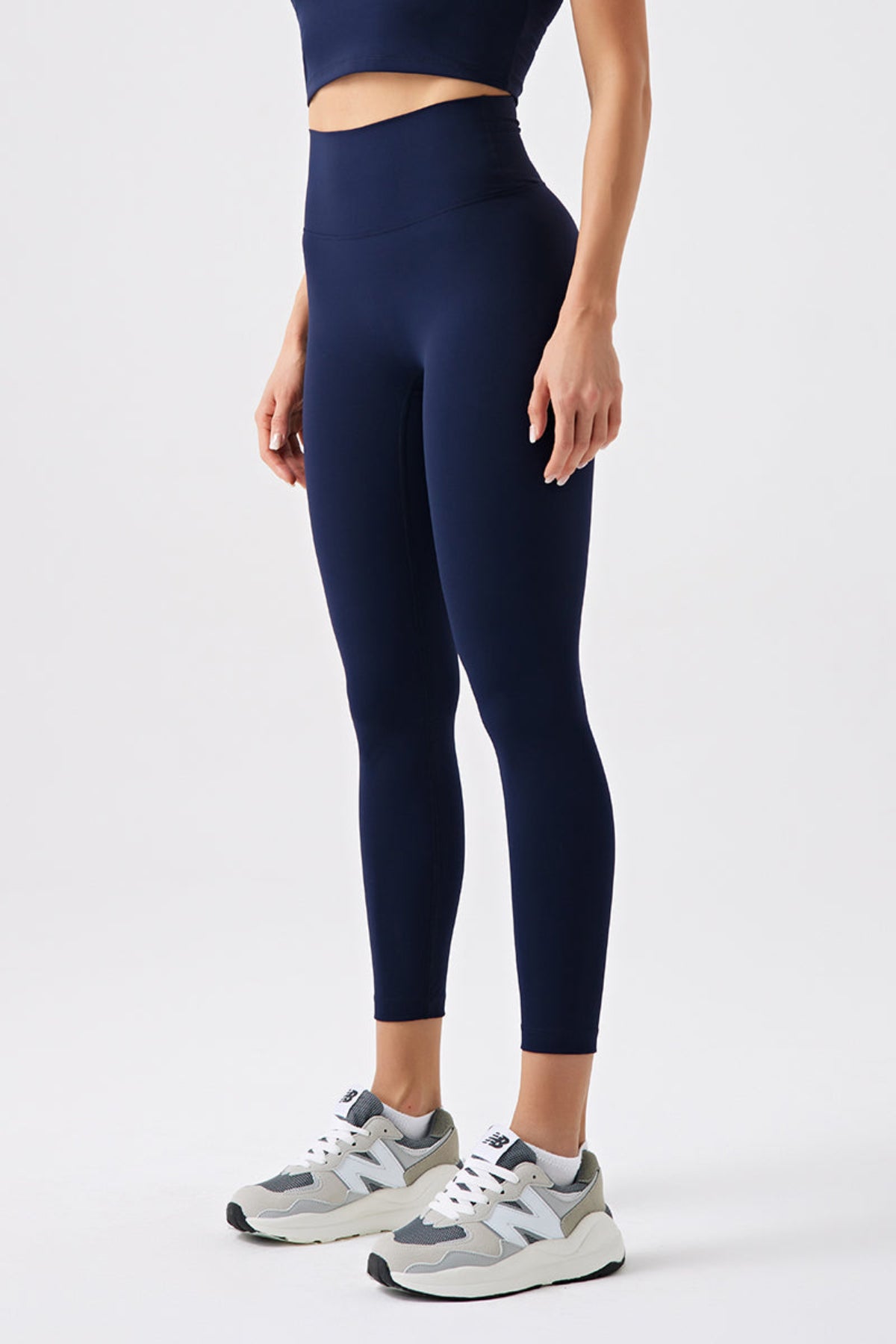 Eco-Friendly Classic High-Waisted 7/8 Workout Leggings Maritime Blue close-up on the left front